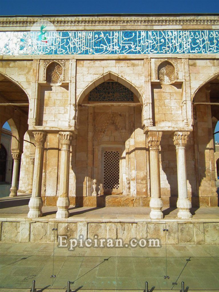 tiny columns of khodaye khaneh at atigh jame mosque in shiraz