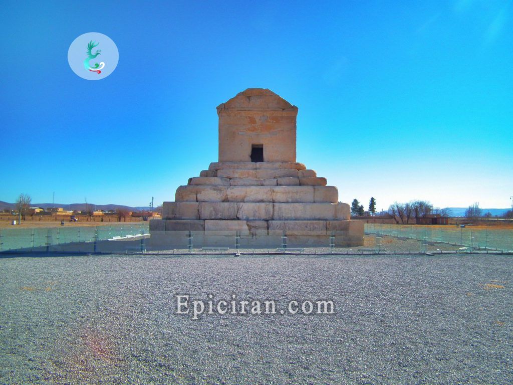 Tomb-of-cyrus-pasargadae-in-marvdasht-iran-5