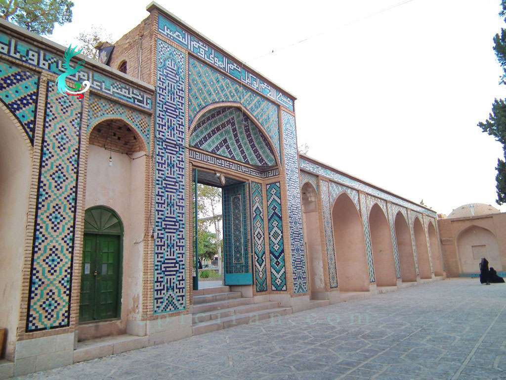 a door of shah nematollah vali shrine
