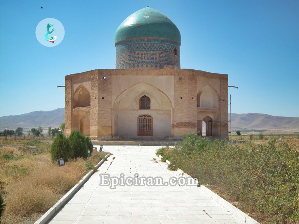 Molla-Hassan-Kashi-Mausoleum-in-soltaniyeh-iran-2