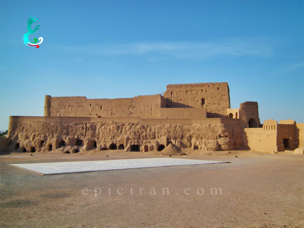 outside view of Narin Castle in Meybod