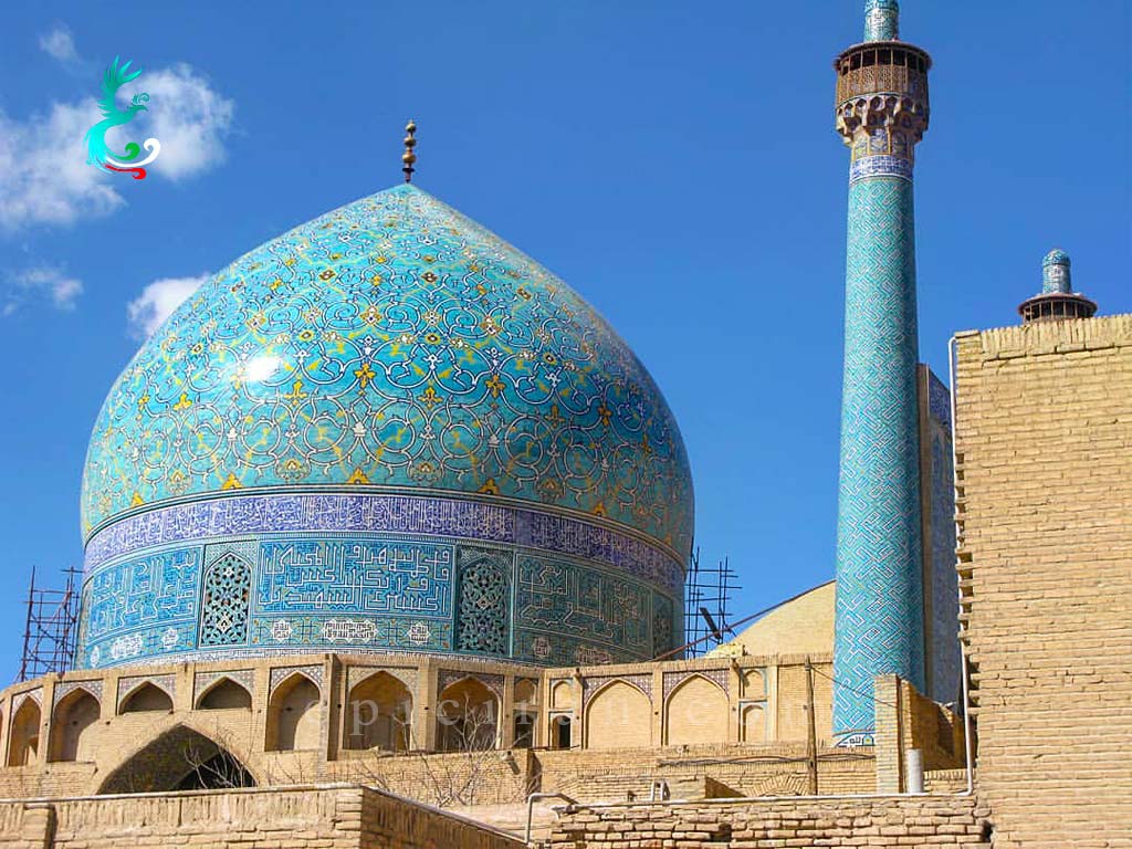 the blue dome and minaret of imam mosque in isfahan