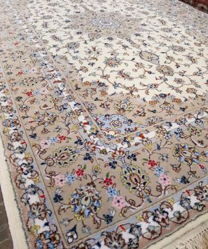 3×2 White Persian Rug knotted in Kashan